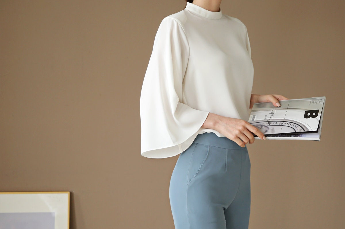 Modern Chic Cape Silhouette Blouse / Korean Style Long Wide Sleeve Office Look Top / Everyday Soft Blouse / Party Top