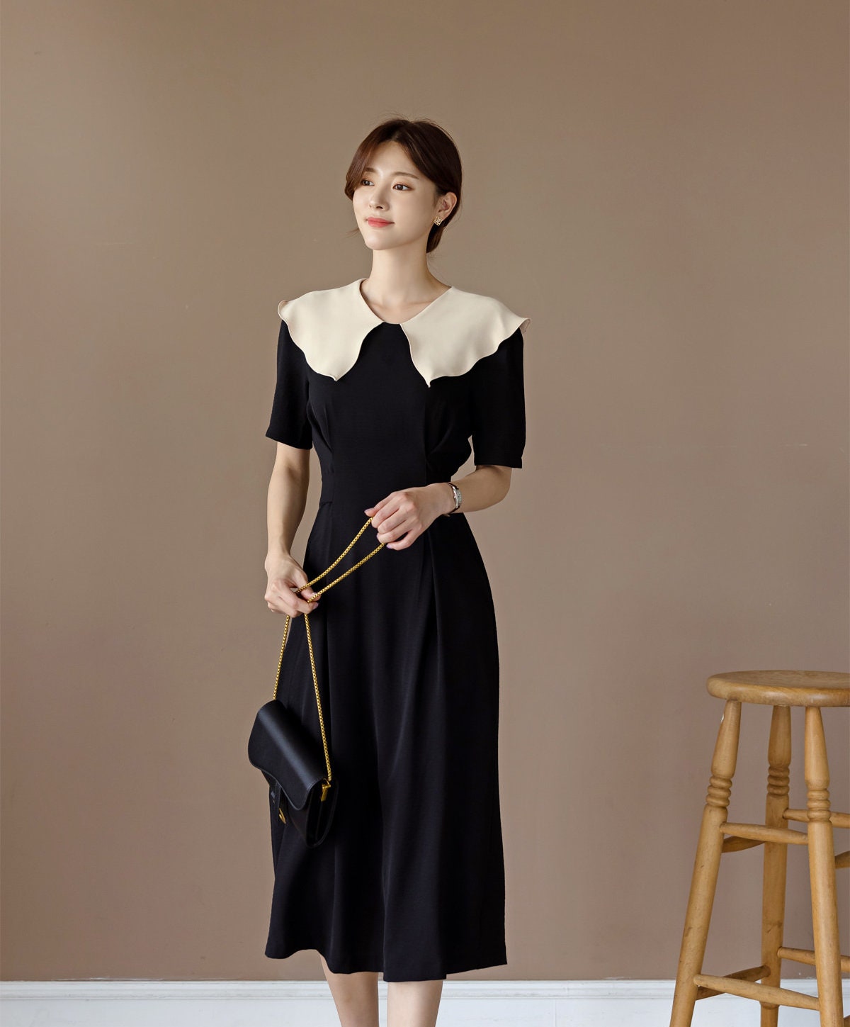 Feminine Elegant Dress / Korean Style Midi Dress with Short Sleeve / Elegant Dress with waist strap