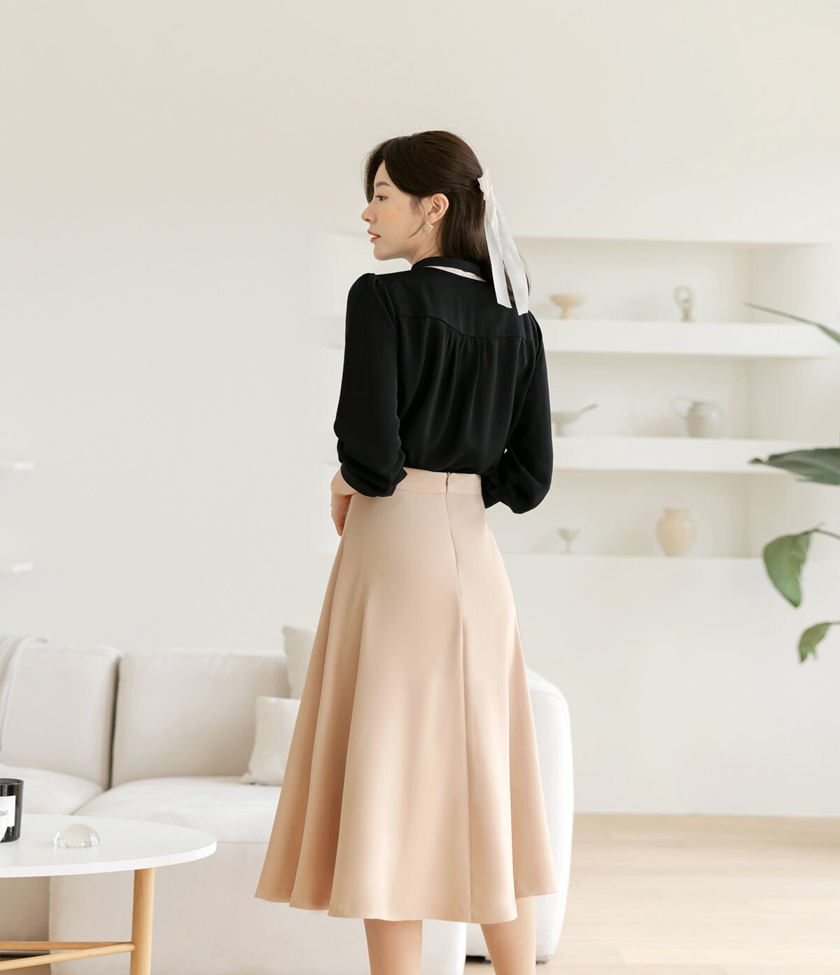 Modern Chic Style Tie Blouse / Korean Style Tie Neck Blouse Top / Office Look Top / Everyday Soft Blouse