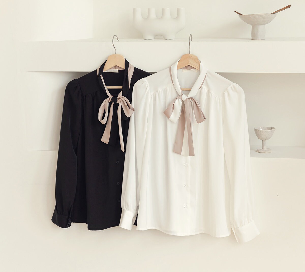 Modern Chic Style Tie Blouse / Korean Style Tie Neck Blouse Top / Office Look Top / Everyday Soft Blouse