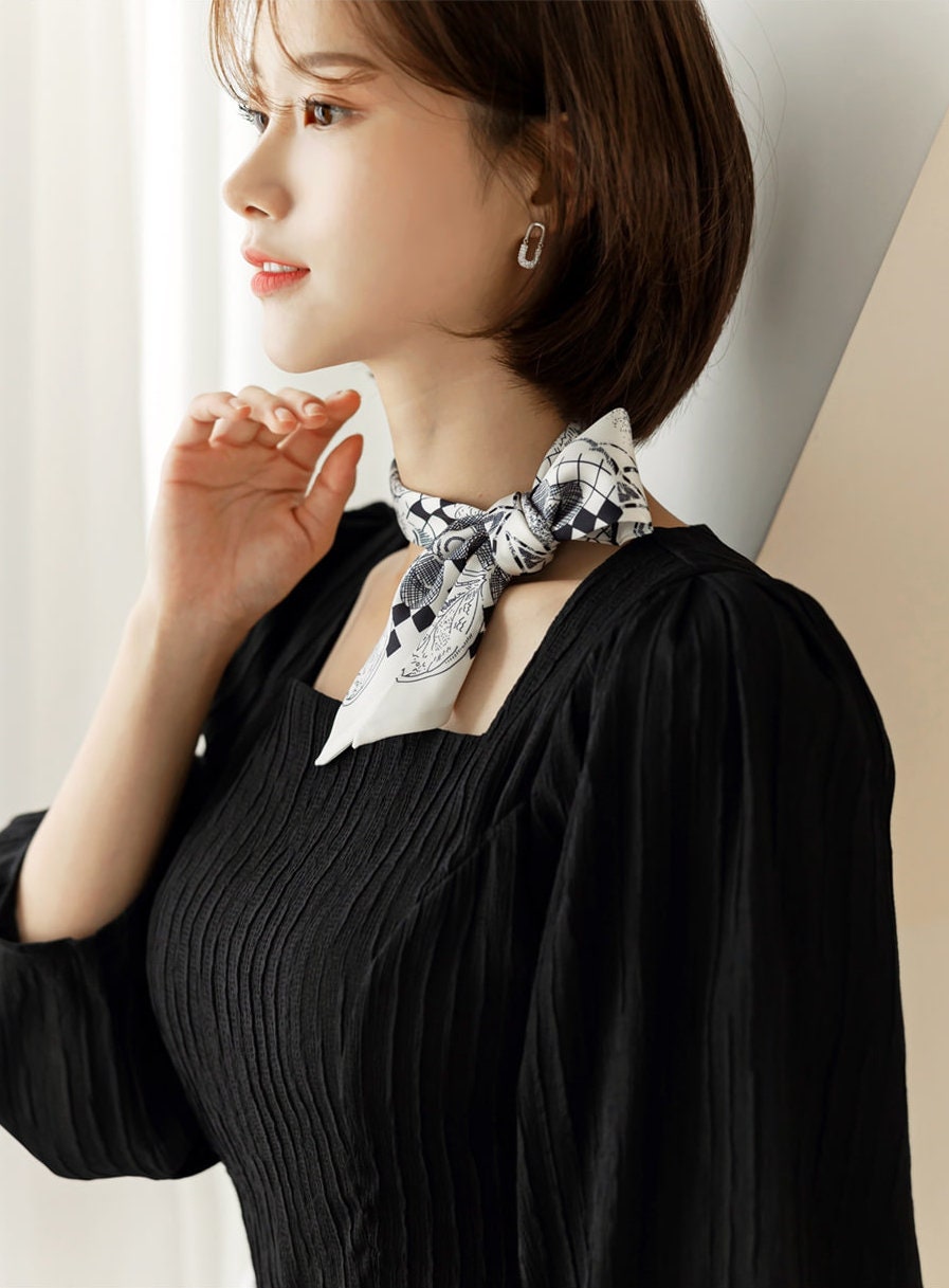 Elegant Feminine Square Neck Blouse / Korean Style Women Clothes / Office Look Top / Party Top / Everyday Soft Blouse