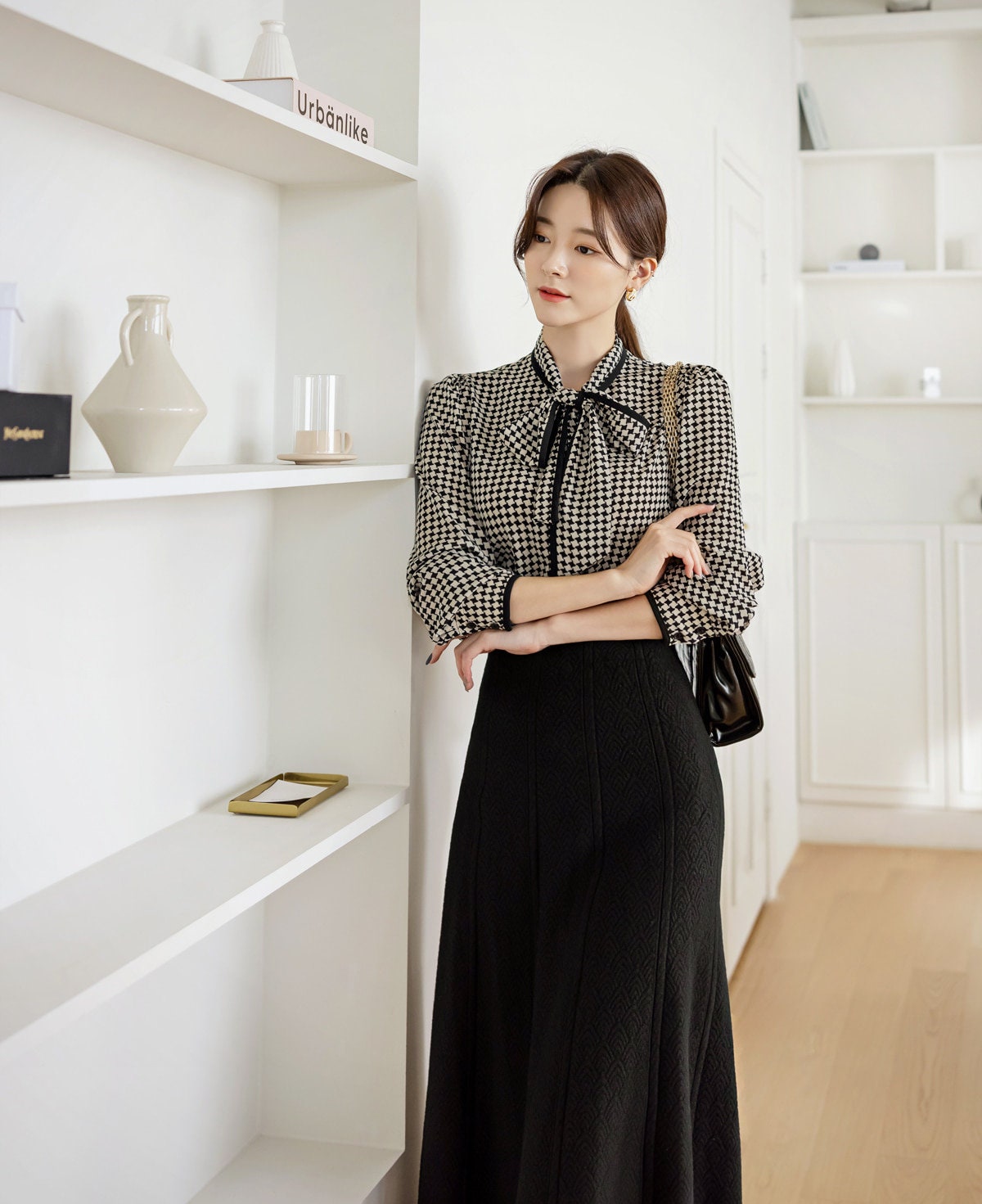 Modern Chic Pattern Tie Blouse / Korean Style Tie Neck Blouse Top / Office Look Top / Everyday Soft Blouse