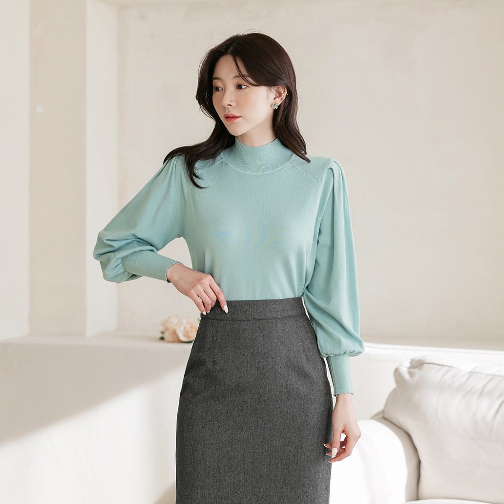 Classic Feminine Long Sleeve Soft Knit Top / Korean Style Women Clothes / Office Look Top / Everyday Basic Soft Knit Top