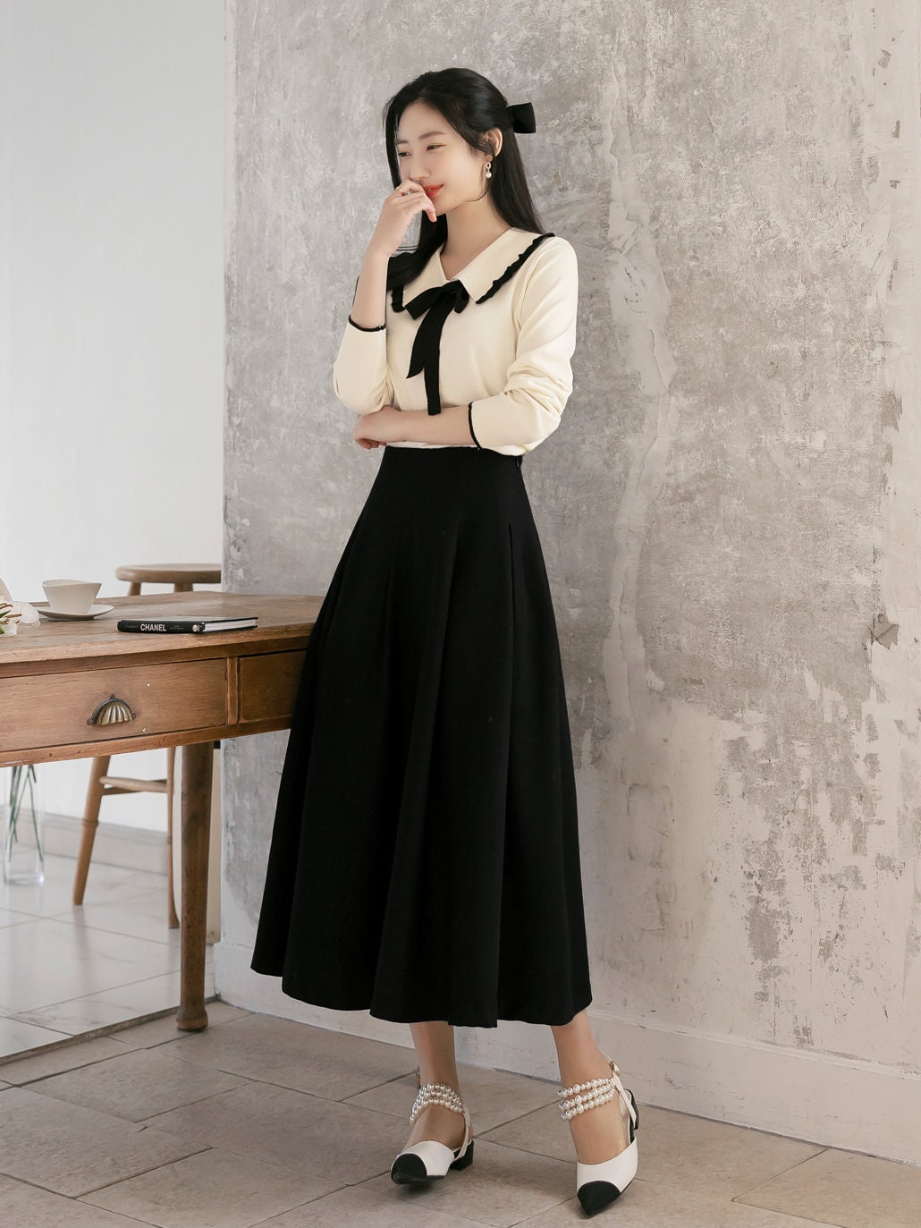 Classic Feminine Collared with ribbon tie Top / Korean Style Women Clothes / Office Look Top / Everyday Basic Long Sleeve Soft Knit Top