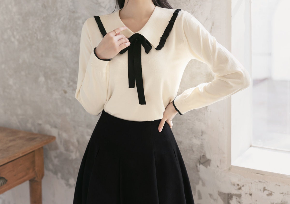 Classic Feminine Collared with ribbon tie Top / Korean Style Women Clothes / Office Look Top / Everyday Basic Long Sleeve Soft Knit Top