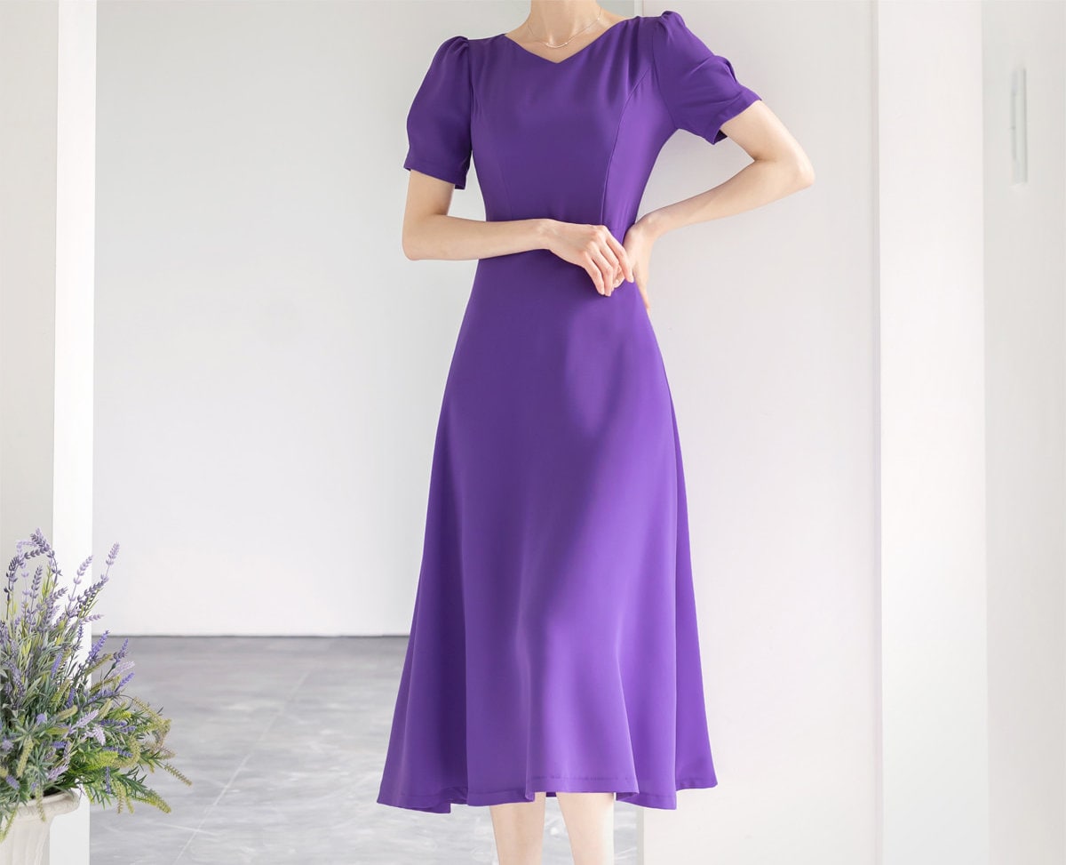 Elegant Feminin V-Neck Puff Sleeve Flare Dress / Korean Style Classic Midi Dress / Spring Summer Basic Short Sleeve Dress Purple