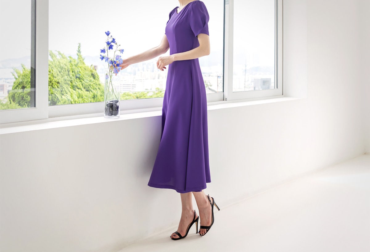 Elegant Feminin V-Neck Puff Sleeve Flare Dress / Korean Style Classic Midi Dress / Spring Summer Basic Short Sleeve Dress Purple