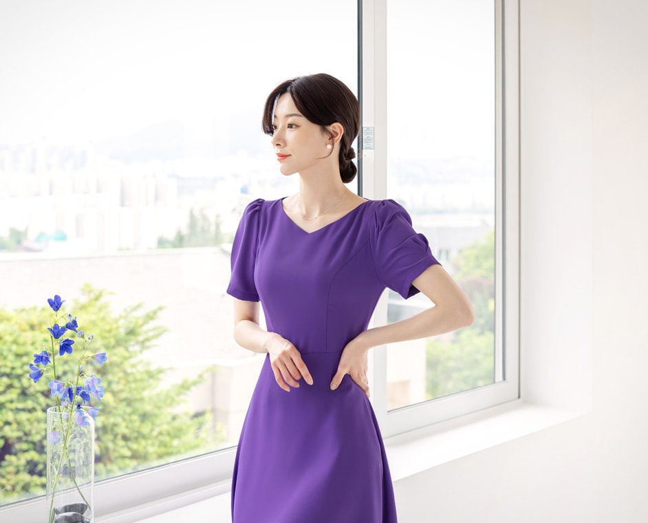 Elegant Feminin V-Neck Puff Sleeve Flare Dress / Korean Style Classic Midi Dress / Spring Summer Basic Short Sleeve Dress Purple