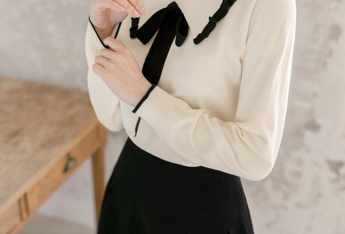 Classic Feminine Collared with ribbon tie Top / Korean Style Women Clothes / Office Look Top / Everyday Basic Long Sleeve Soft Knit Top