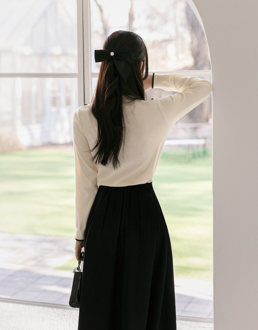 Classic Feminine Collared with ribbon tie Top / Korean Style Women Clothes / Office Look Top / Everyday Basic Long Sleeve Soft Knit Top