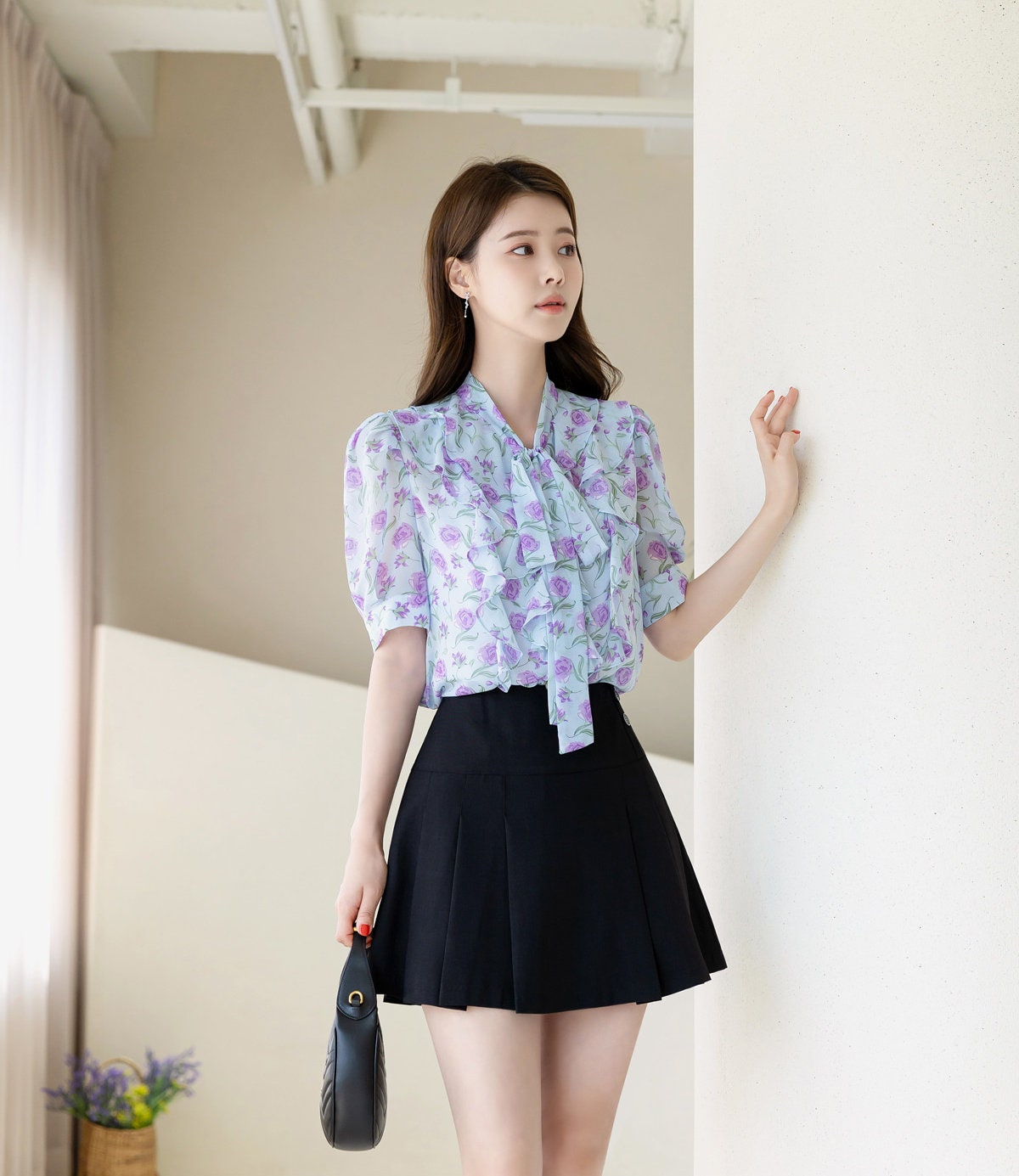 Short Sleeve Floral Pattern Chiffon Tie Blouse / Korean Style Tie Neck Blouse Top / Office Look Top / Everyday Soft Blouse for Summer