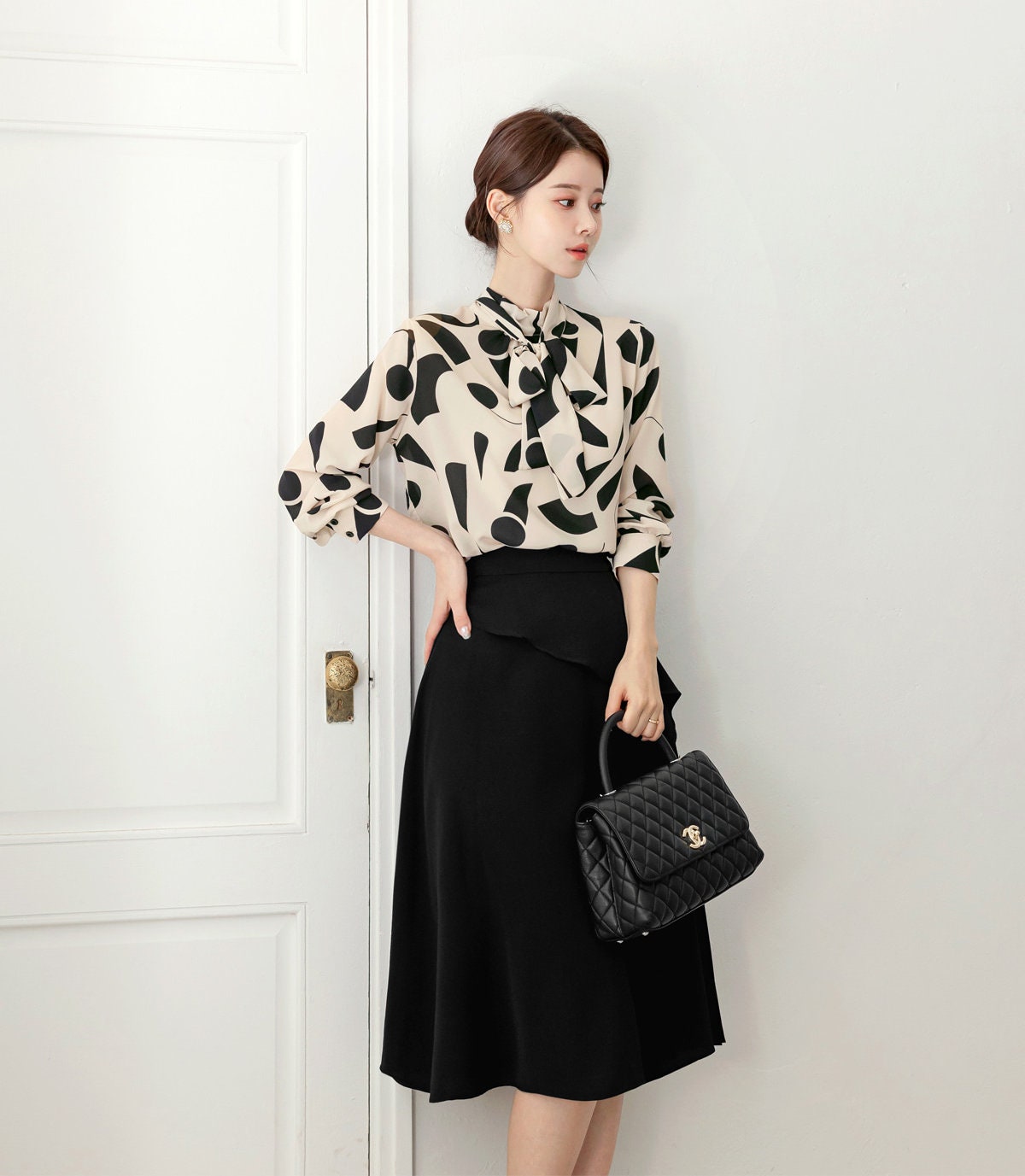 Modern Chic Pattern Long Sleeve Tie Blouse / Korean Style Tie Neck Blouse Top / Office Look Top / Everyday Soft Blouse