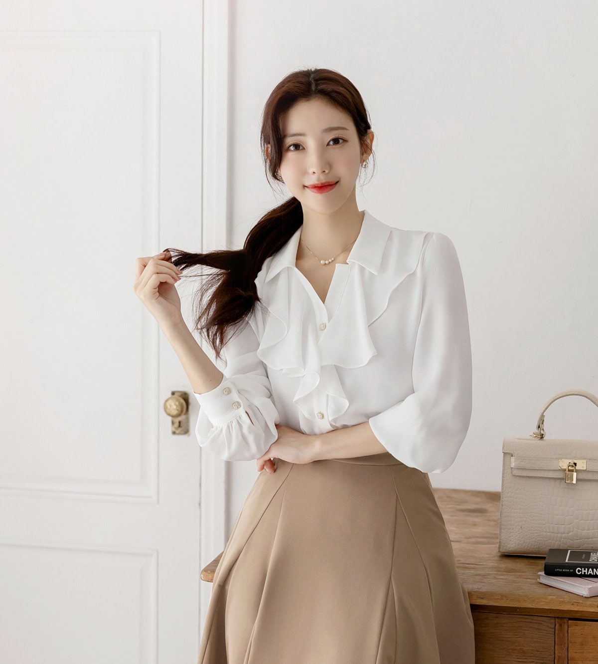 Long Sleeve Frill V-neck Blouse / Korean Style Luxury Feminine Women Clothes / Stylish Office Look Top / Everyday Soft Blouse