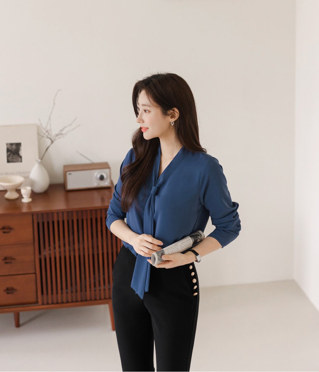 Modern Chic Long Sleeve Tie Neck Blouse / Korean Style Luxury Feminine Women Clothes / Stylish Office Look Top / Everyday Soft Blouse