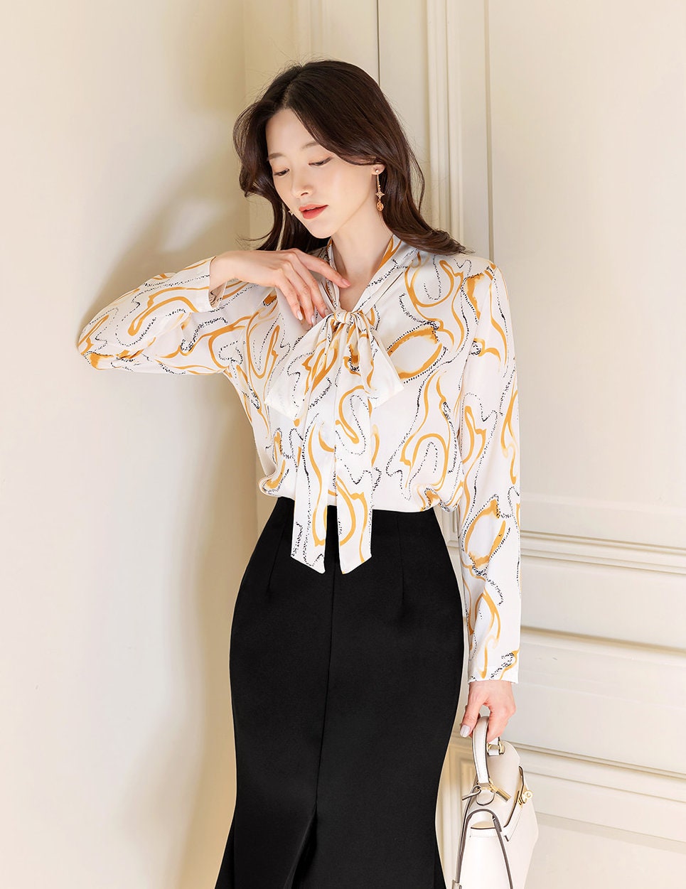 Elegant Pattern Tie Blouse / Korean Style Tie Neck Blouse Top / Office Look Top / Everyday Soft Blouse for Women