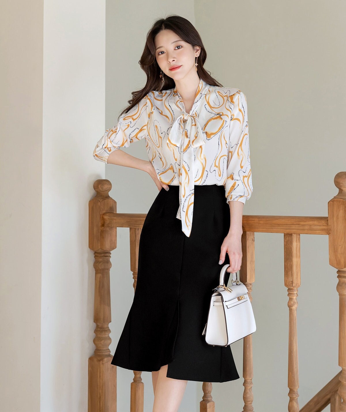 Elegant Pattern Tie Blouse / Korean Style Tie Neck Blouse Top / Office Look Top / Everyday Soft Blouse for Women