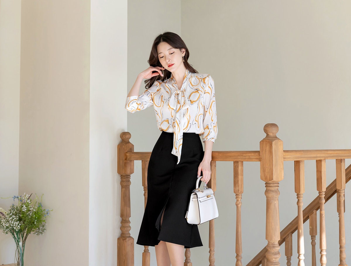 Elegant Pattern Tie Blouse / Korean Style Tie Neck Blouse Top / Office Look Top / Everyday Soft Blouse for Women