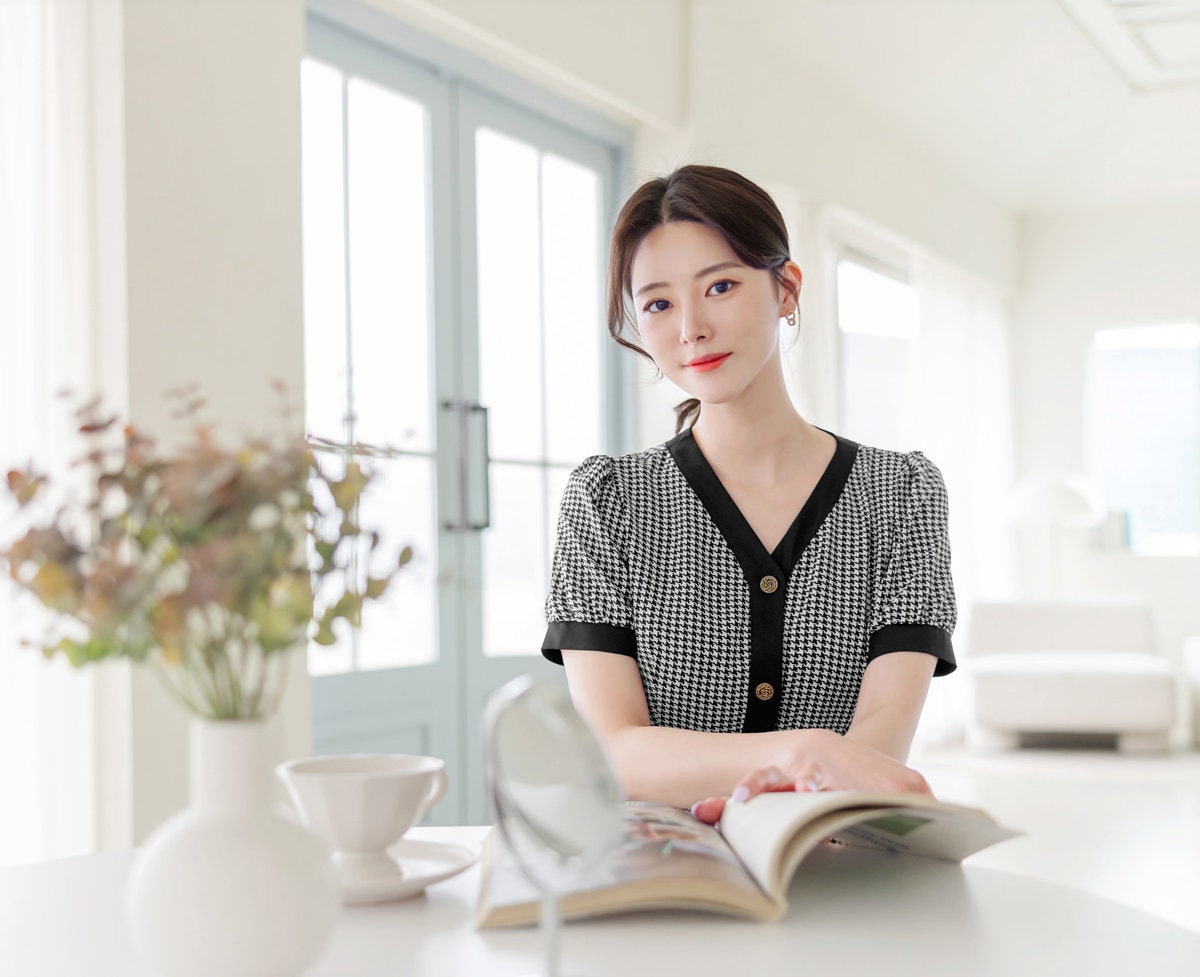 Classic V Neck Puff Sleeve Button Long Dress with Belt / Korean Style Elegant Feminin Shirtdress / Short Sleeve Houndstooth Flare Midi Dress