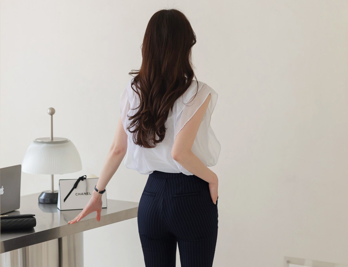 Lovely Feminine Sleeveless See-through Blouse / Korean Style Office Look Top / Everyday Soft Blouse for Summer