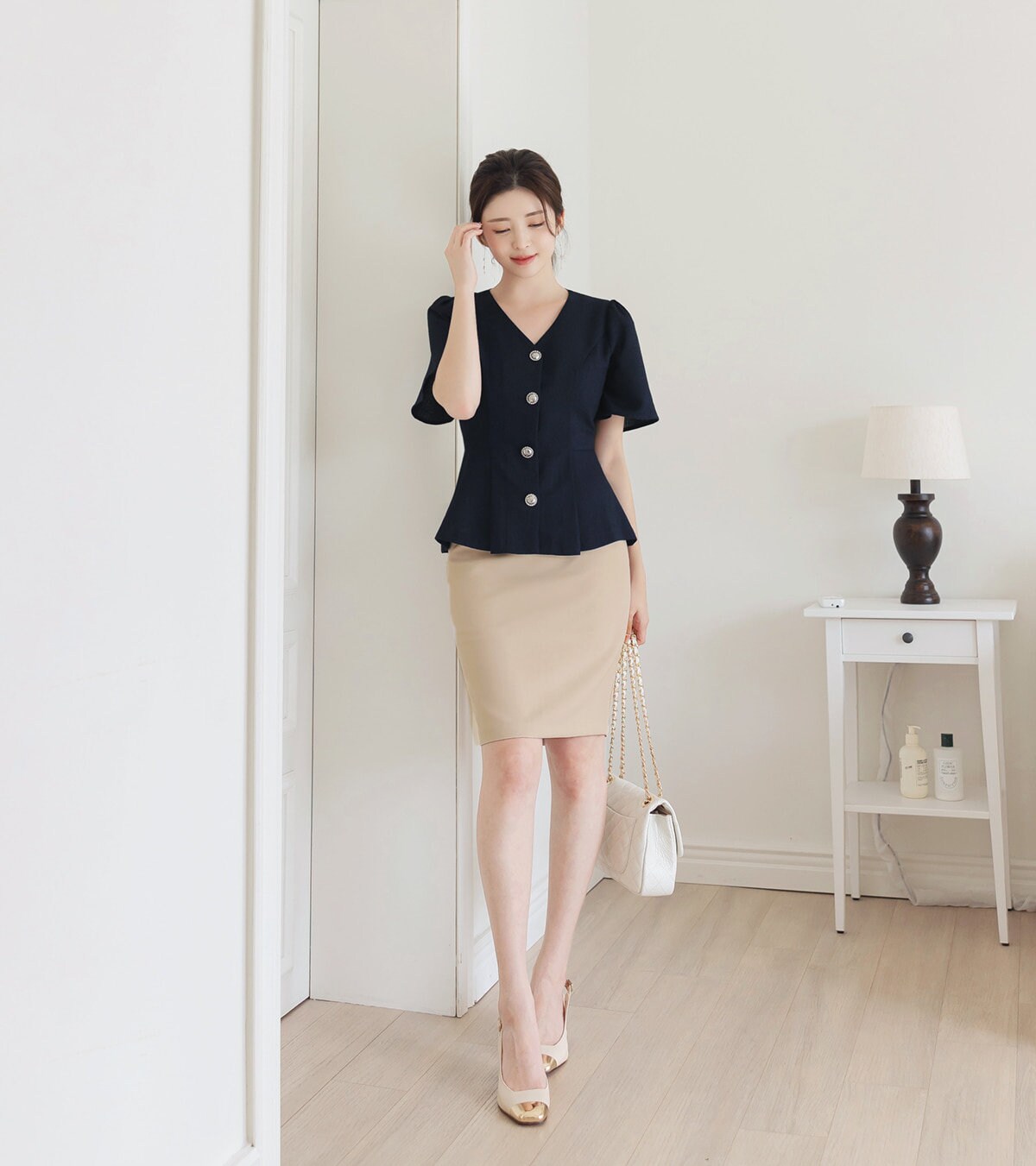 Elegant Feminin V Neck Peplum Top Jacket Blouse / Korean Style Sort Sleeve Summer Top Blouse / Front Button Daily Top