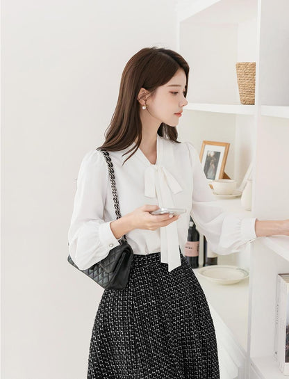 Elegant Feminin Soft Blouse Top with Tie / Korean Style Tie Neck Blouse Top / Office Look Top / Everyday Long Sleeve Blouse